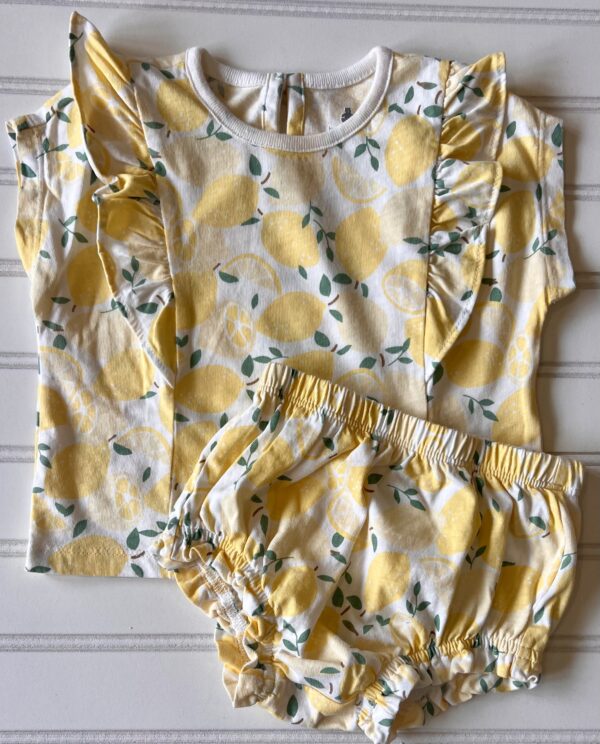 Gap Lemon Outift