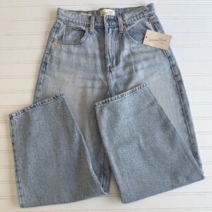 Universal Thread MAMA Barrel Jeans